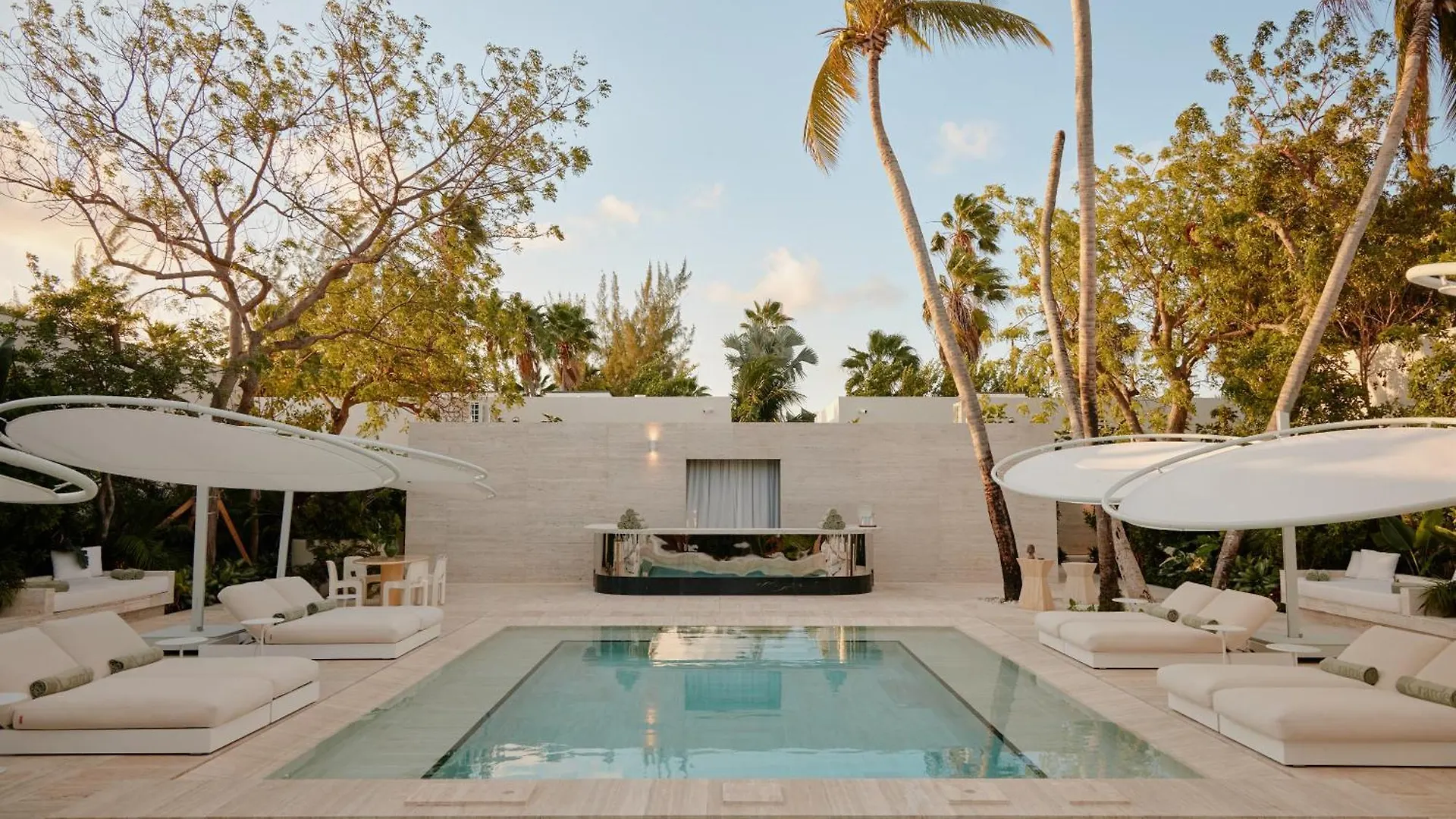 Palm Heights Hotel George Town